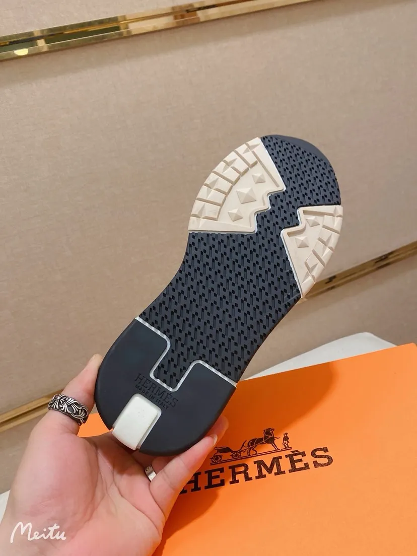 Ex-factory price: 500💰《HERMES》【Classic original single version】Hermès; top 🔝purchasing agent🔍🔍men's latest 🇺🇸sold simultaneously, original imported from Italy ▲▲first-layer cowhide ▲▲ (high-end, nobility and class) ) Exquisite workmanship (Italian 🇮🇹 imported water-dyed 🐂 cowhide lining) sole: original sole provided by the original factory, ⚠️exclusive double-layer activity·TPR·rubber·combined molded outsole; super comfortable·wear-resistant·non-slip·environmental protection The real thing is more beautiful when photographed in kind (high quality, following orders), you can come in and out at will * Number of yards: 38·39·40·41·42·43·44# (can be customized 45.)